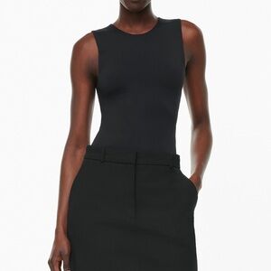 Aritzia Contour New Crew Hip Tank